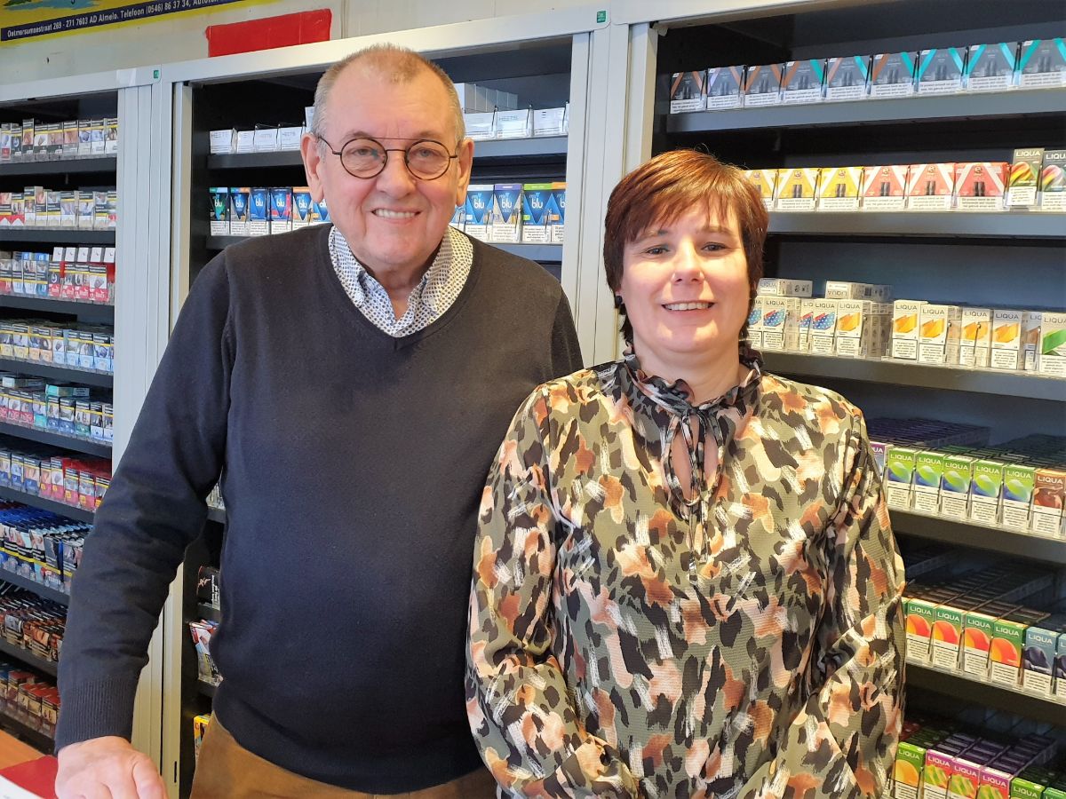 Jan (70) stopt met zijn winkel CIGO Freederiks: ‘Ik ga lekker genieten van mijn pensioen’