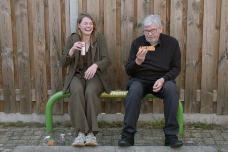 Kijktip Emma Wortelboer terug naar Almelo met Maarten van Rossem