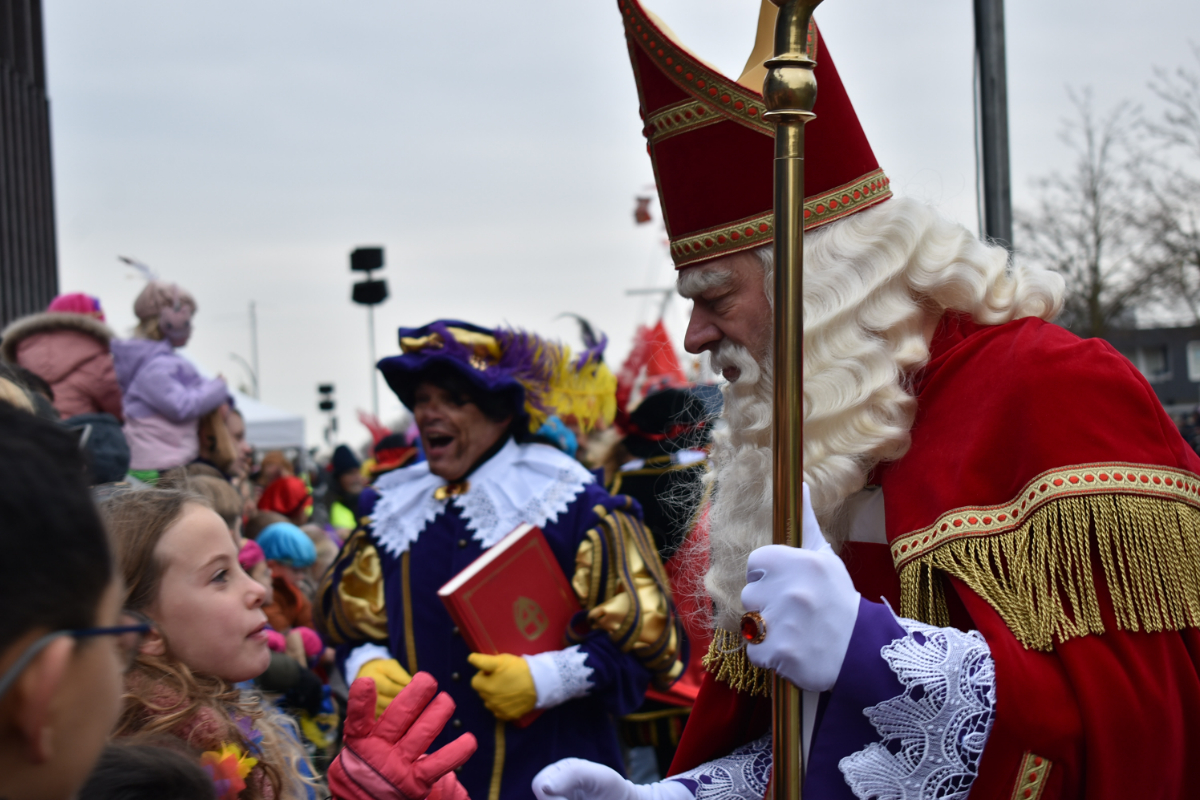 Uit de oude doos: historische foto’s en verhalen over Sinterklaas in Almelo
