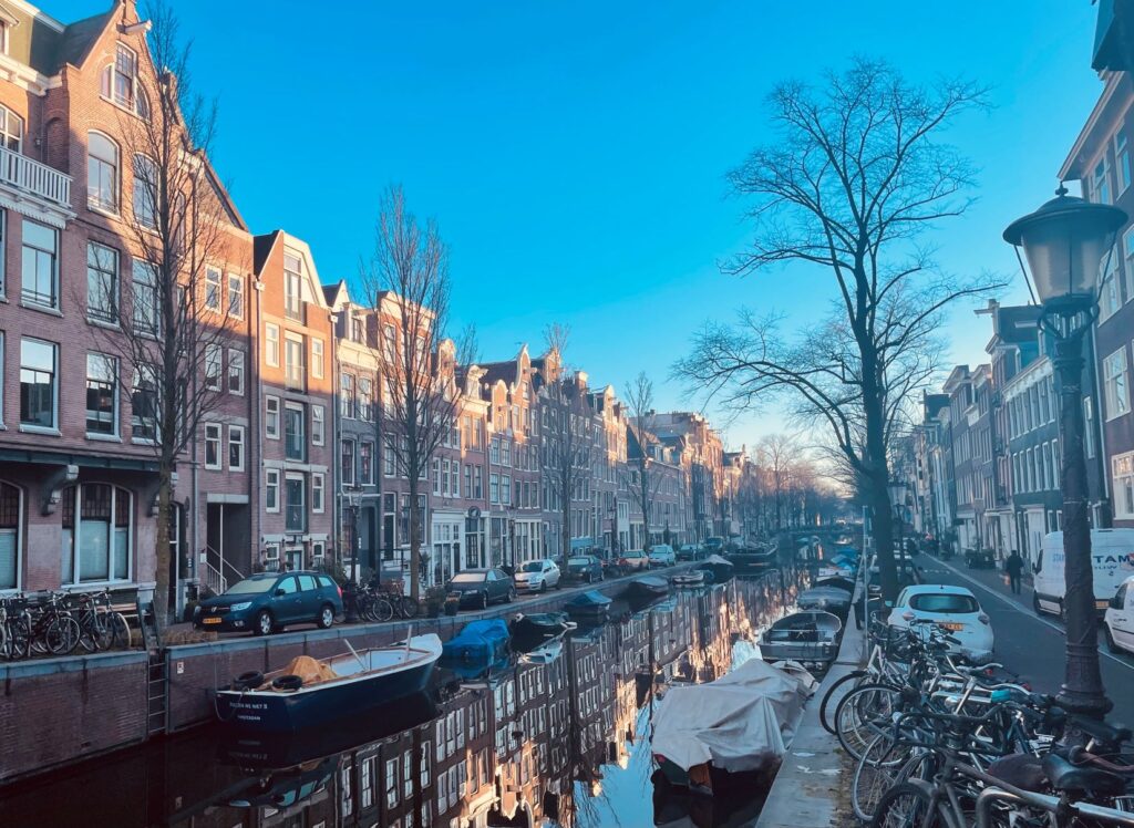 Nieuw in Amsterdam hier haal je echte Portugese Pastel de Nata