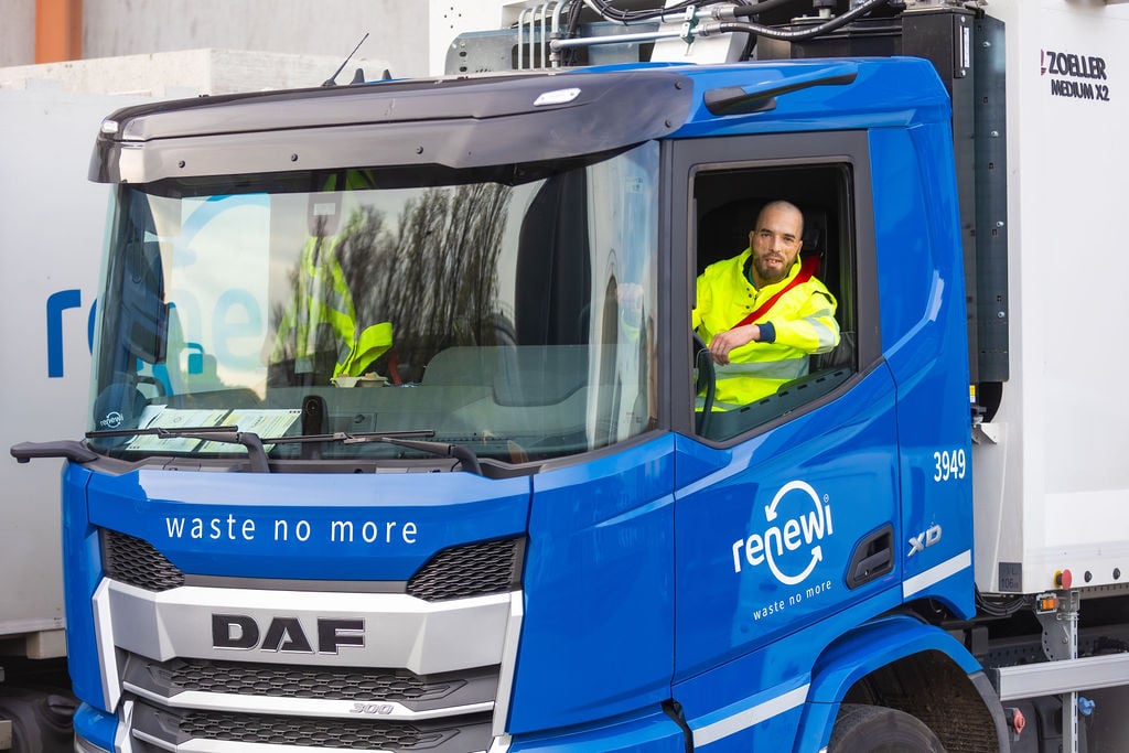 Omar (36) maakte zijn droom om chauffeur te worden waar