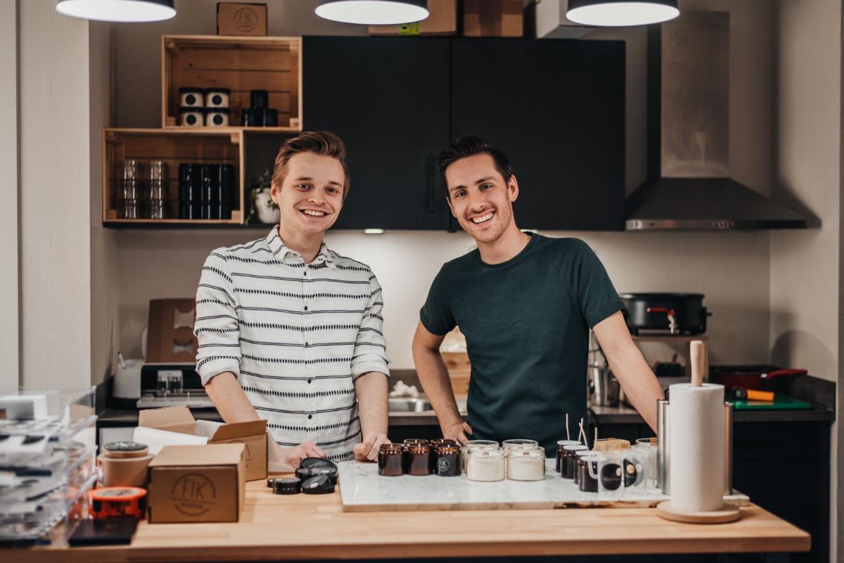 Olaf en Vic stoppen met hun kaarsenmakerij in Apeldoorn: ‘Dankbaar voor vijf jaar’