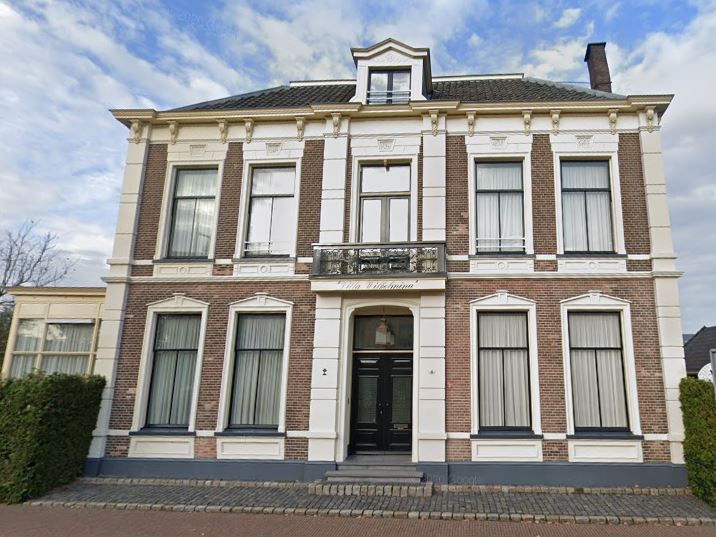 Binnengluren op Funda deze villa's staan nu te koop in Apeldoorn indebuurt Apeldoorn