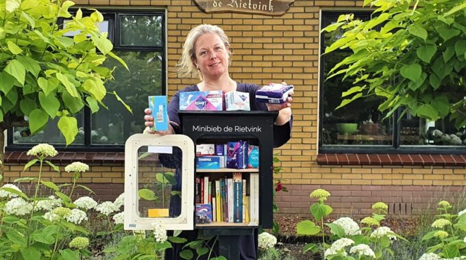 Minibieb met maandverband menstruatiekastje