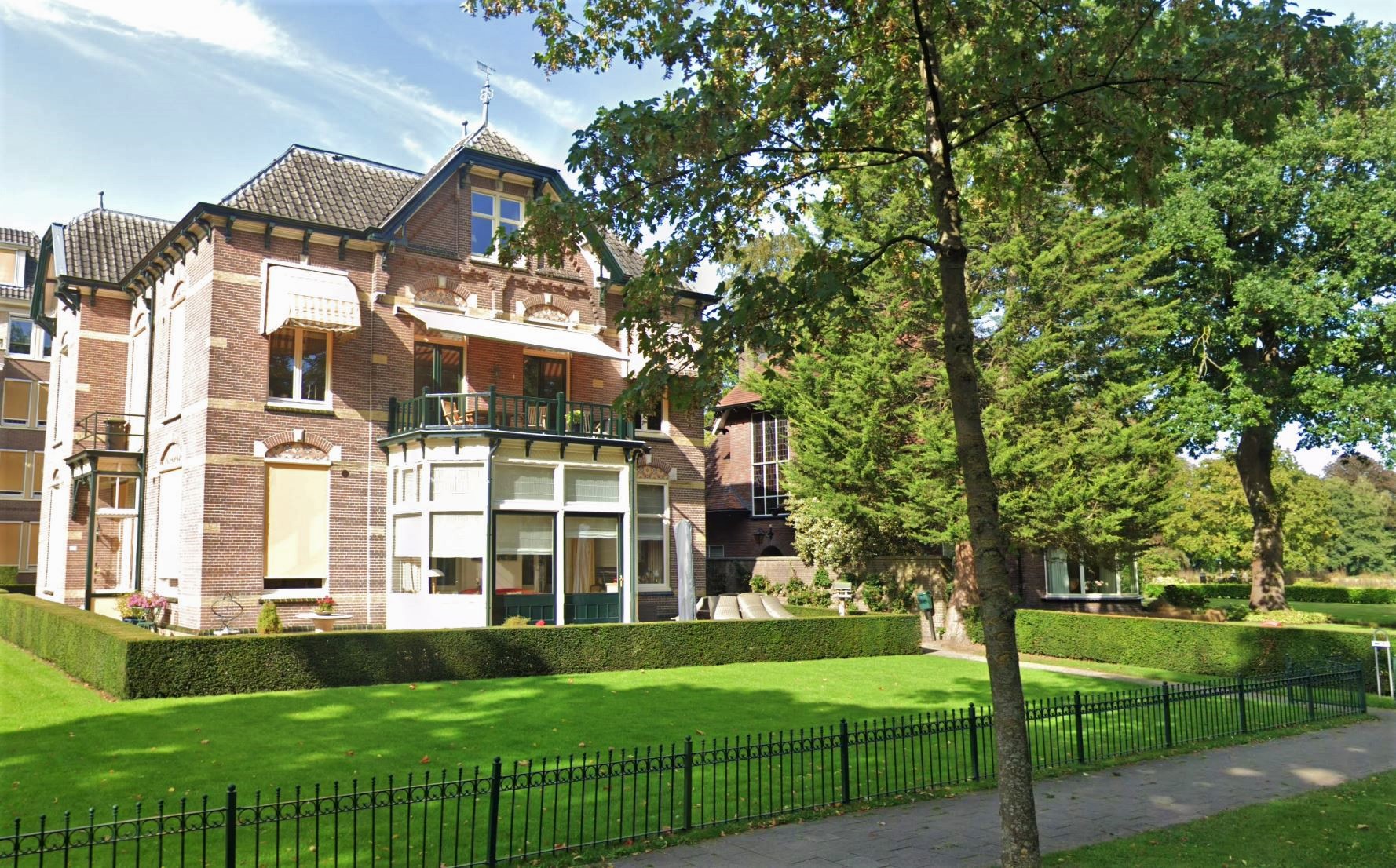 Wonen als een koning(in) zo ziet deze villa in het Wilhelminapark in