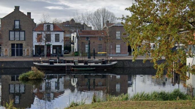 baron sloetkade cafe de oude haven apeldoorn visstekken apeldoorns kanaal
