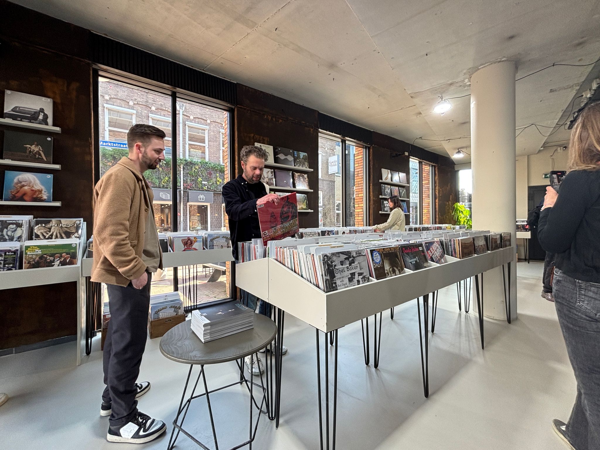 'De Platenkast van Paul McCartney' door Yorick van Norden | Mansion24 - indebuurt Apeldoorn