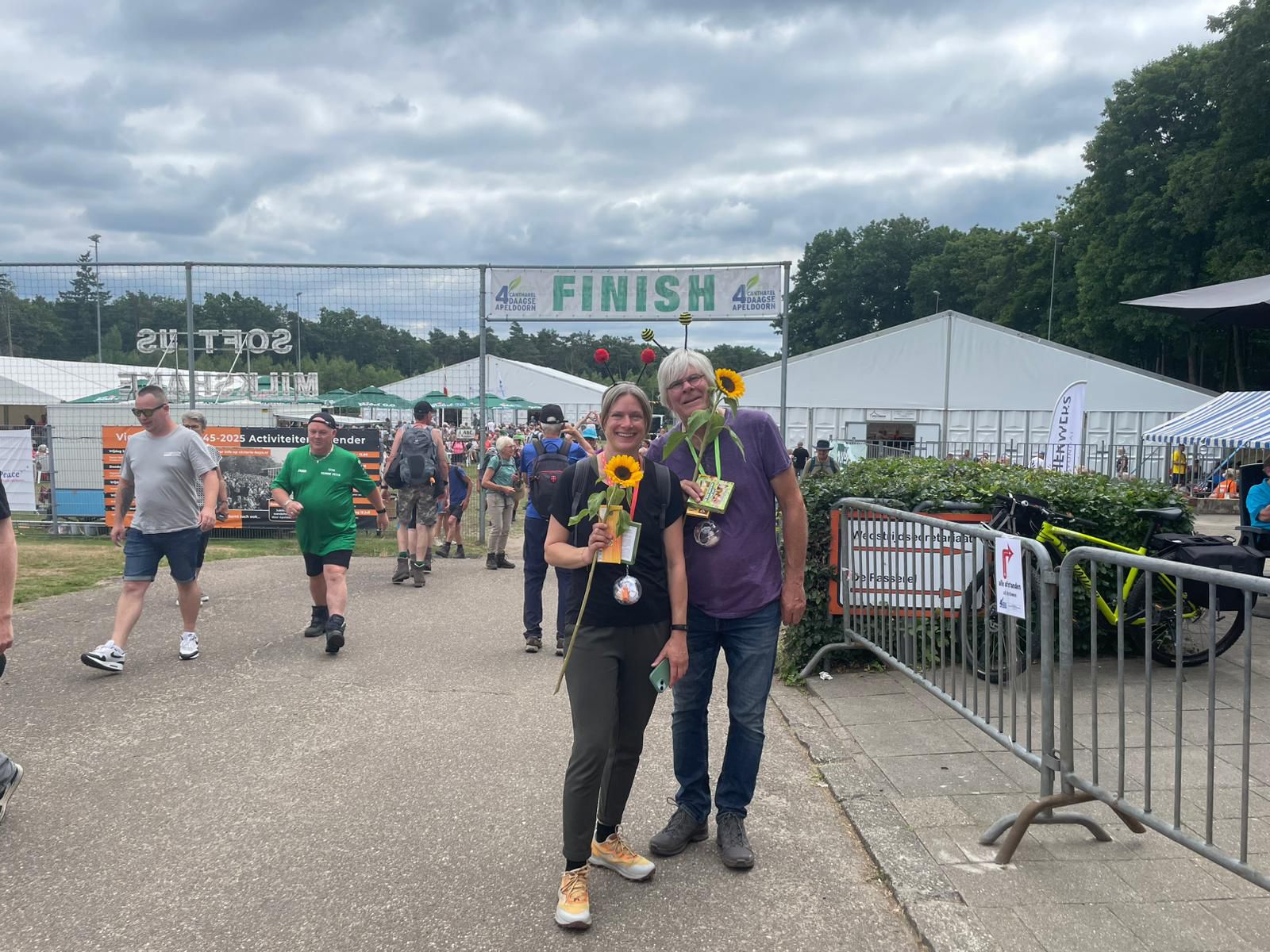 Dag 4 en terugblik Apeldoornse Vierdaagse: ‘Gemoedelijk en heel bijzonder om te doen’