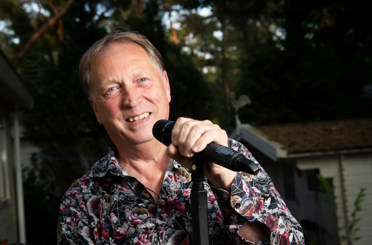 Jubileumconcert Andy Buitenhuis (de zingende Postbode) | Boerderij Beekbergen - indebuurt Apeldoorn