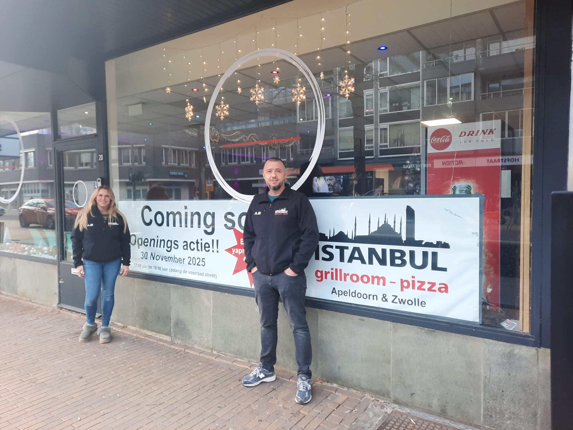 Atilla en Anita openen tweede vestiging van hun Zwolse grillroom in Apeldoorn: ‘Wij zijn
