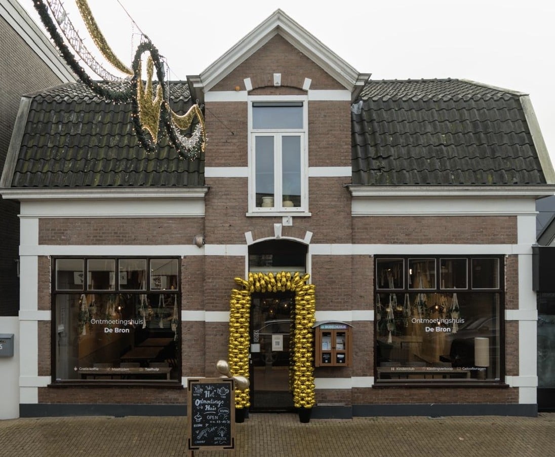 Ontmoetingshuis De Bron geopend aan Asselsestraat: ‘Conceptstore voor gezellige ontmoeting’