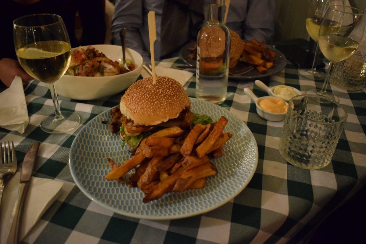 suburban chef arnhem burger dorade cajun chicken
