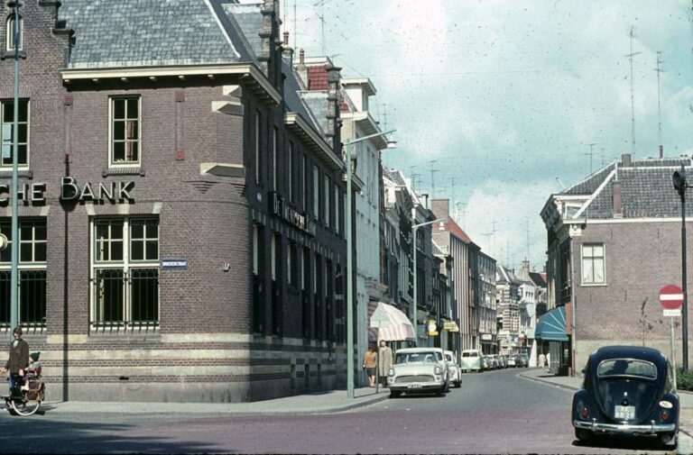 Toen in Arnhem oldtimers de Arnhemse straten nog onveilig maakten