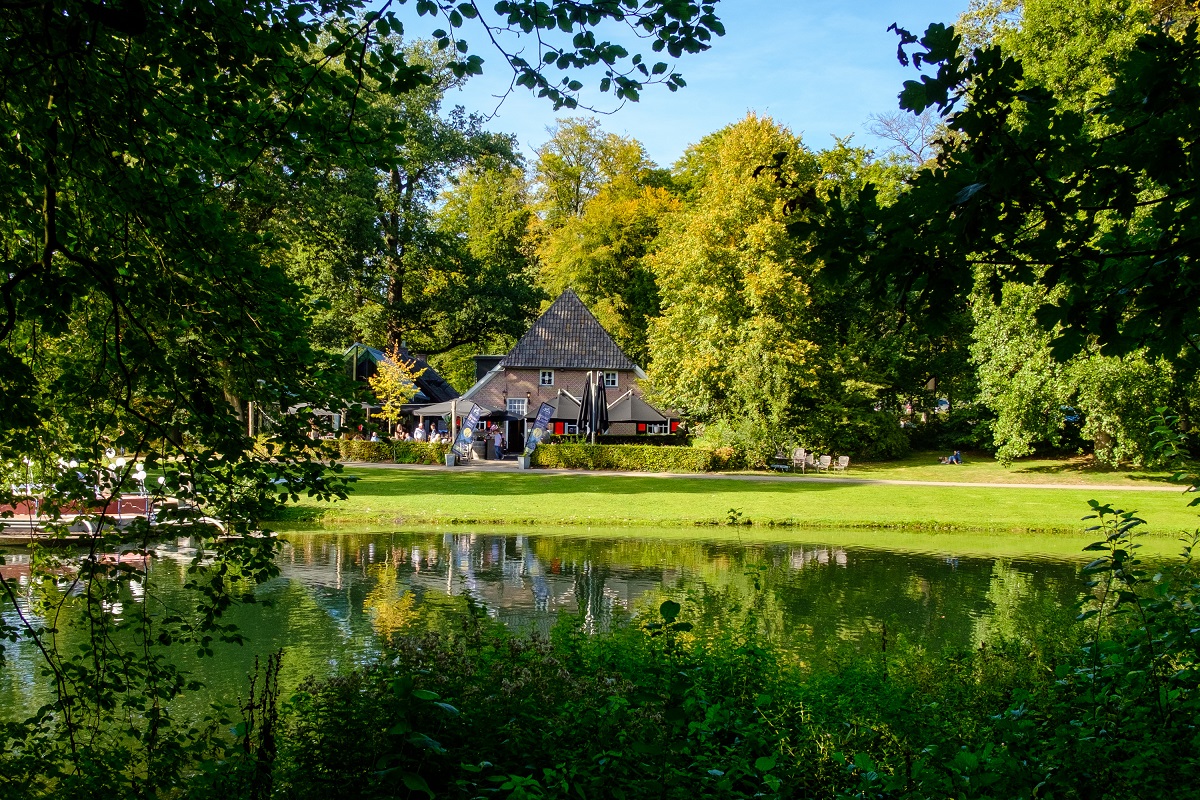 Brasserie De Boerderij middenin Sonsbeek
