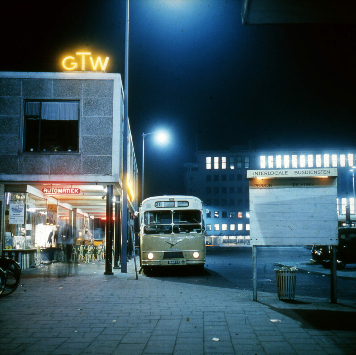 Automatiek bij het station. Foto: Gelders Archief nummer 1524 – 8311