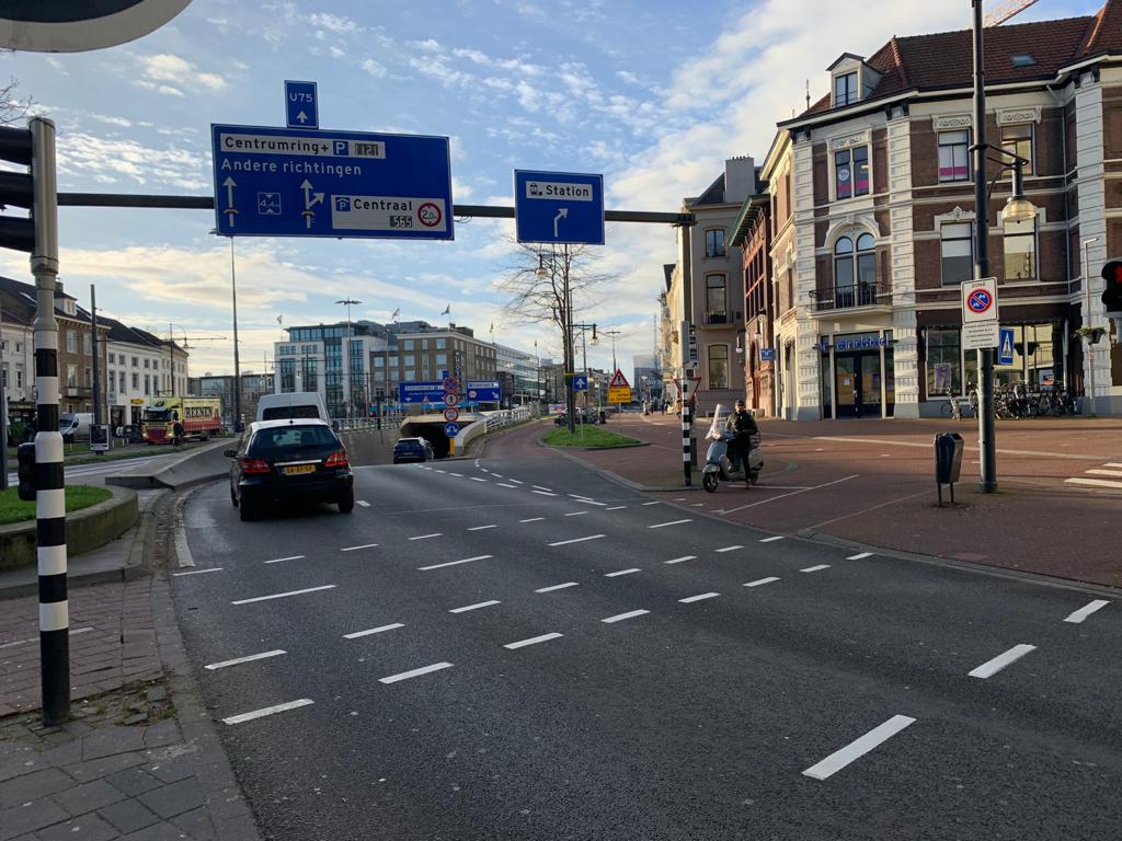 Druk kruispunt Willemstunnel