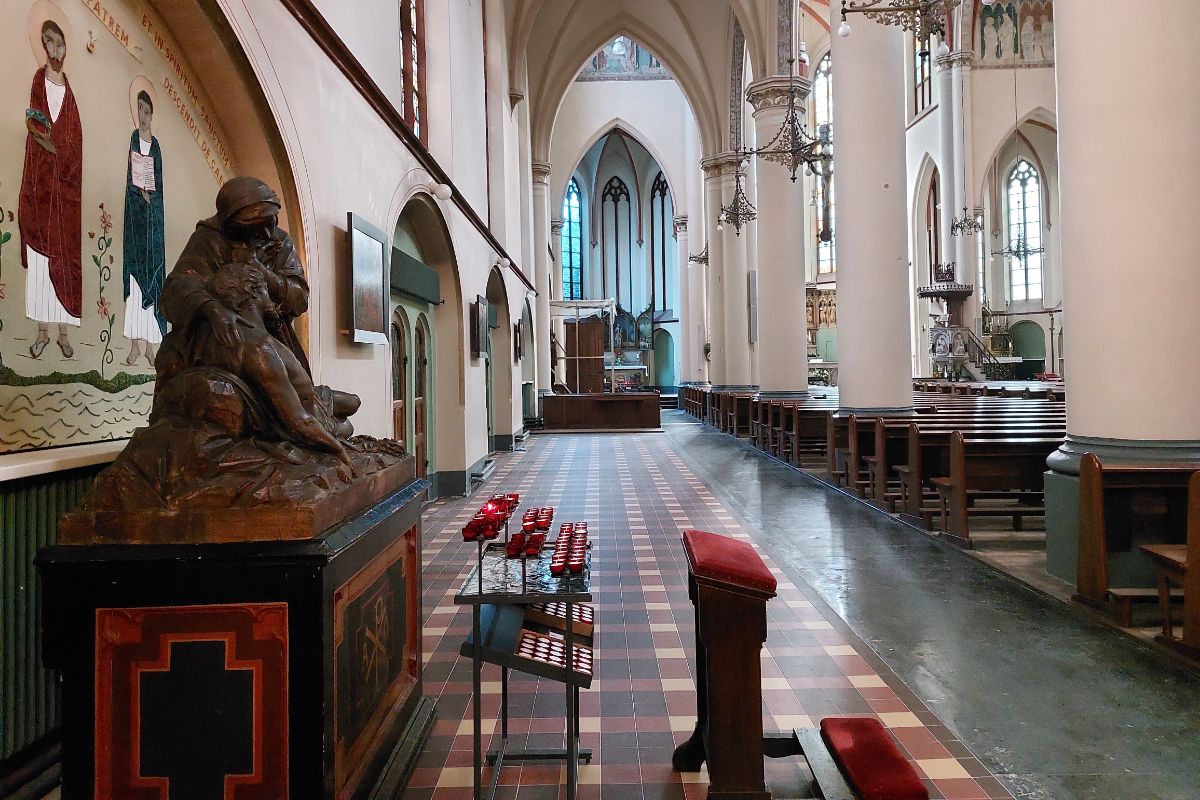 Hierom vind je Griekse letters in de Martinuskerk in Arnhem