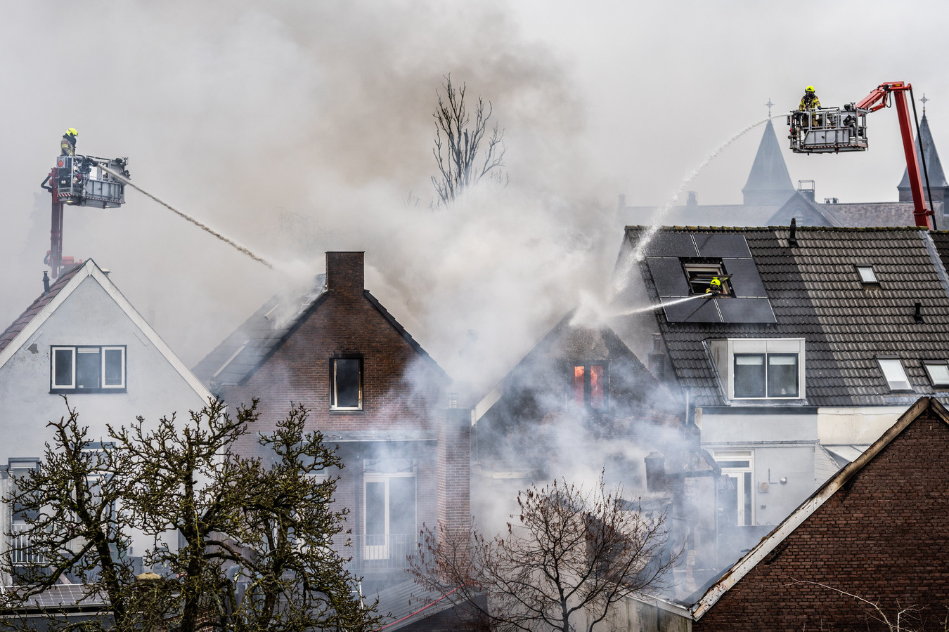 Brandlucht in Arnhem hierdoor ruikt het vandaag zo naar vuur