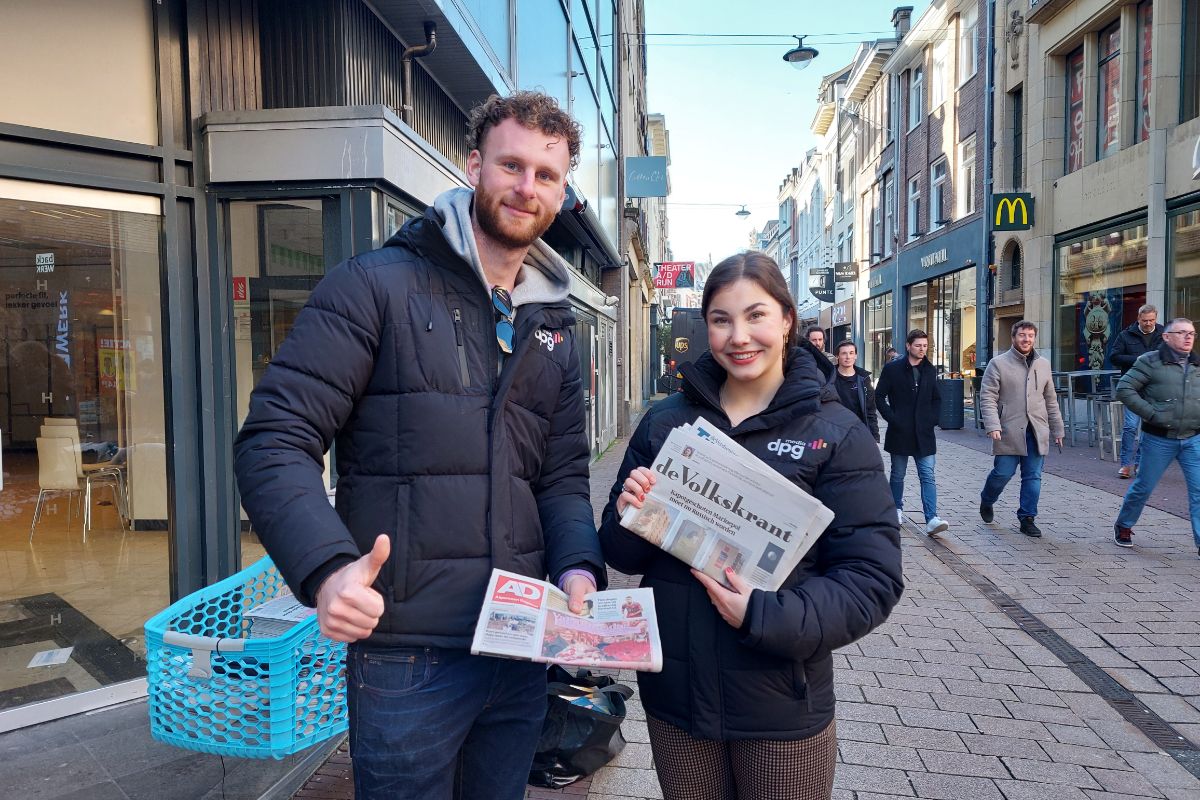 Hier in Arnhem kom je geregeld straatverkopers tegen