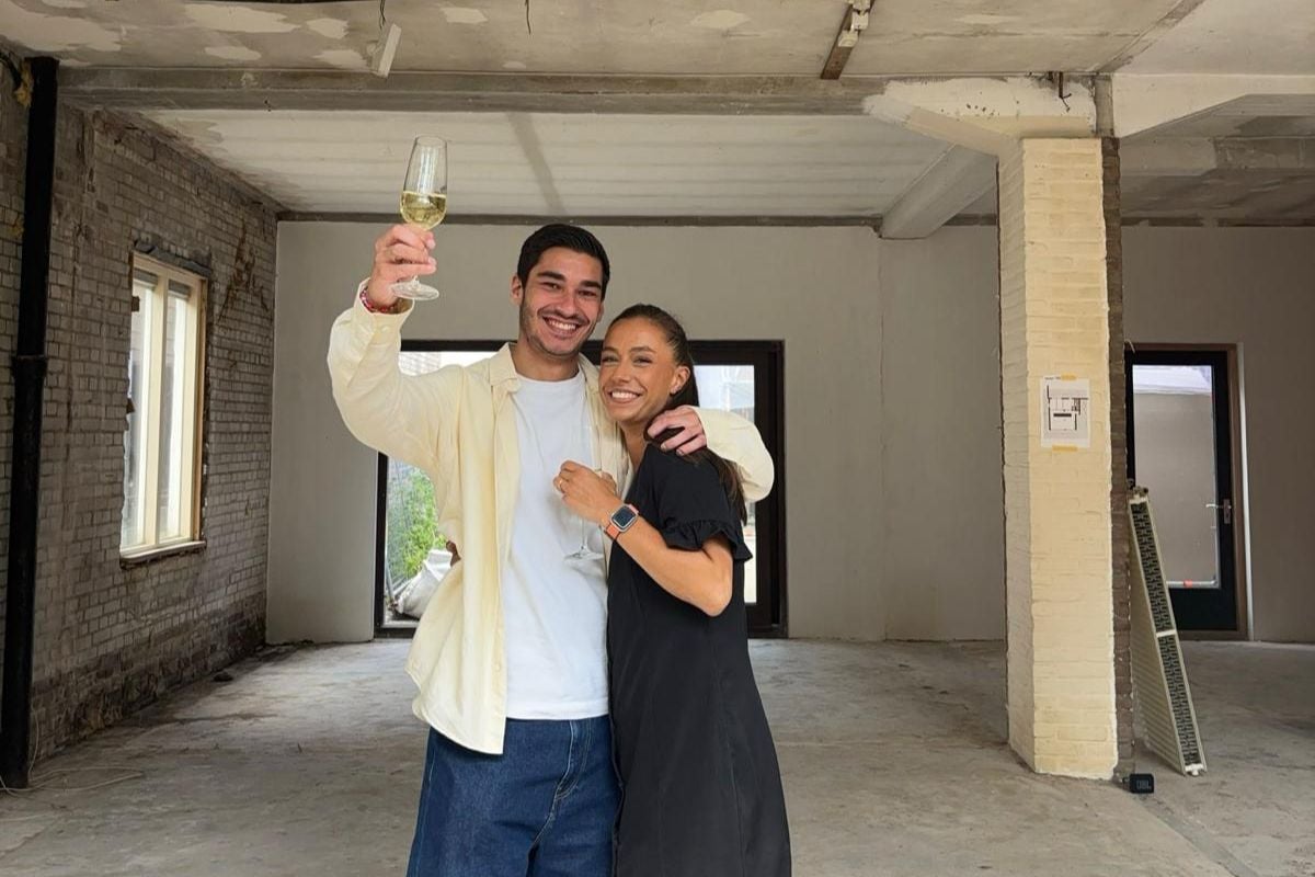 Binnenkijken in de oude garage van Olivia en Daan: ‘Het was eerst één grote open ruimte’