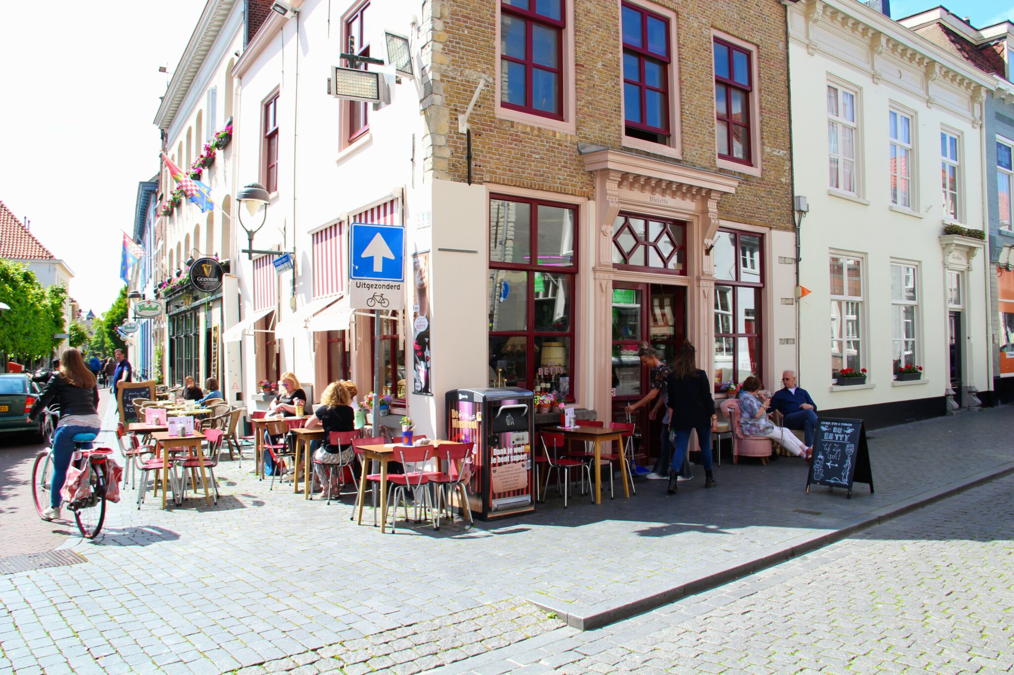 nieuw italiaanse restaurant bergen op zoom Bij Betty - Beursplein - Steenbergsestraat
