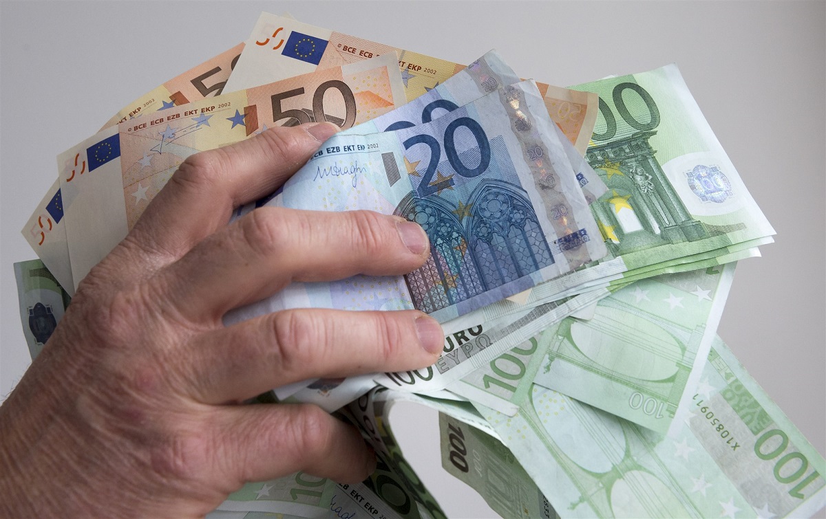 geld briefjes euro cash SNS