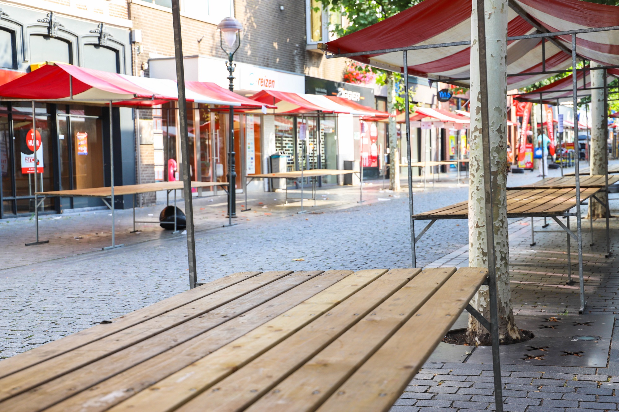 kraam huren koningsdag 2020 bergen op zoomlege markt Krabbenfoor kraam stand sint-josephstraat