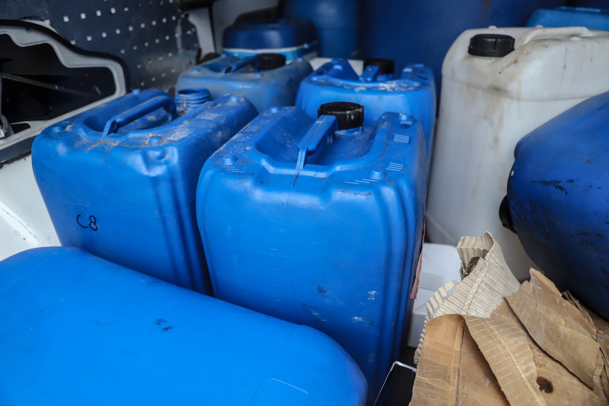 drugsafval bergen op zoom drugsafval drguslab vaten blauwe politie xtc chemicaliën bergen op zoom dumpen dumping