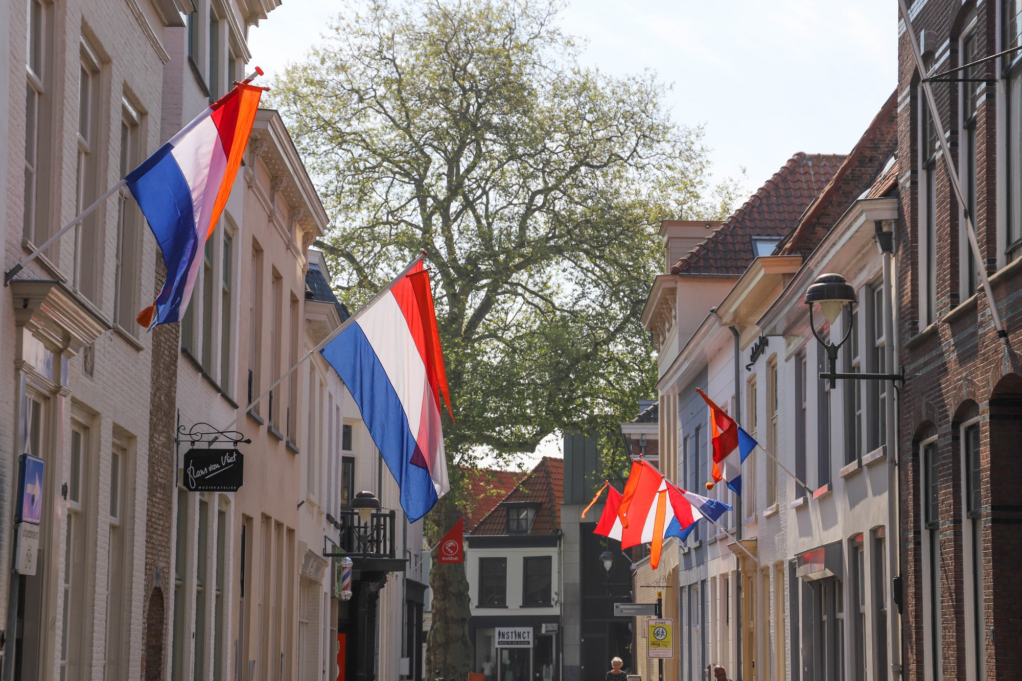 nederlandse vlag nederland woningsdag 2020 koningsdag 2020 bergen op zoom