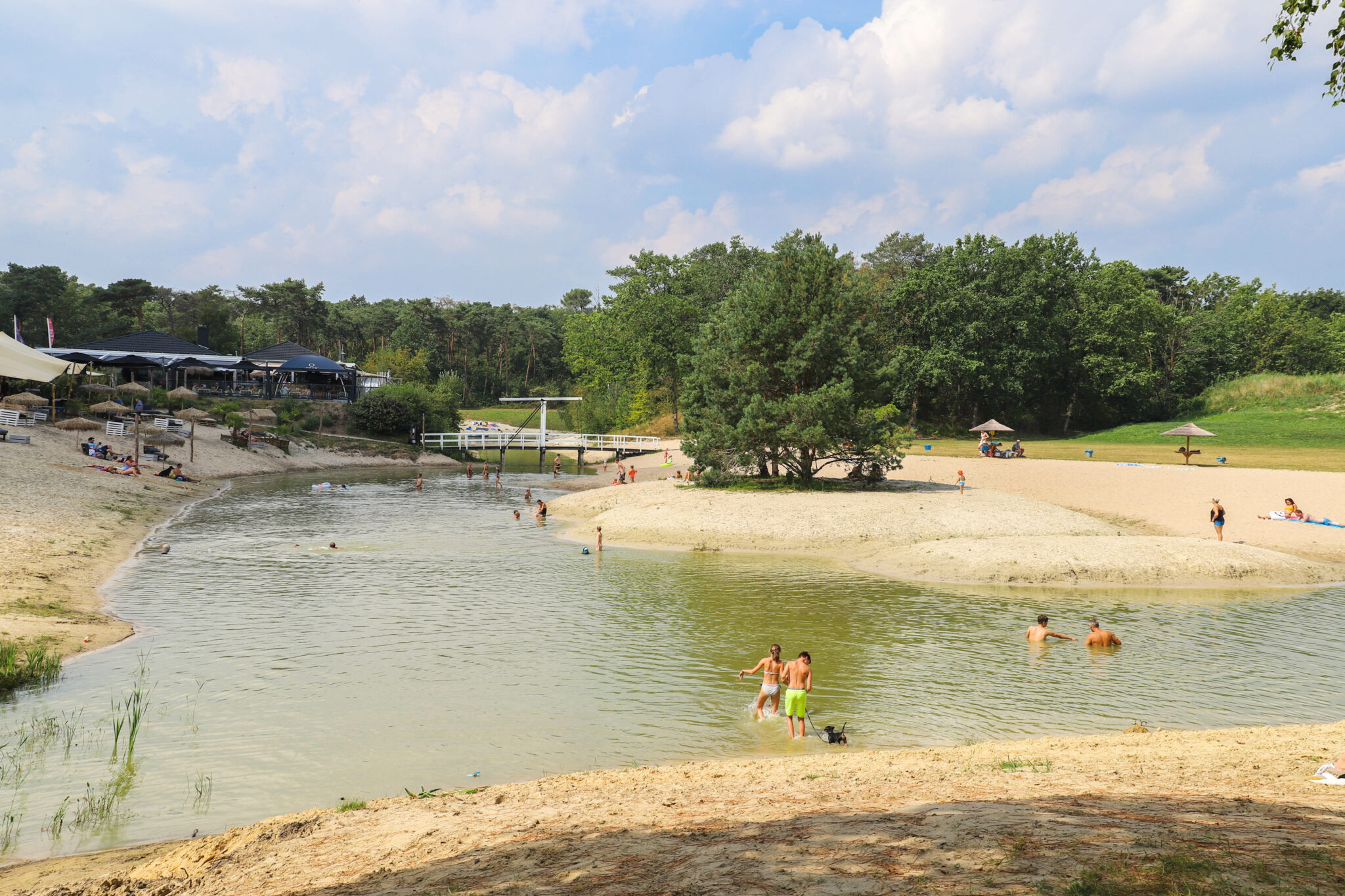 baby's geboren bergen op zoom zwemmen zomer lekker weer strand zand bergs heide