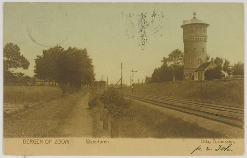 Brouwerijbaan; rechts de watertoren en de spoorlijn.