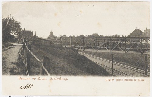 BOZ001014Bergen op Zoom: Antwerpsestraatweg (Stalenbrug); het viaduct over de spoorlijn Bergen op Zoom - Vlissingen, gezien in noordelijke richting. 1900 1905 903