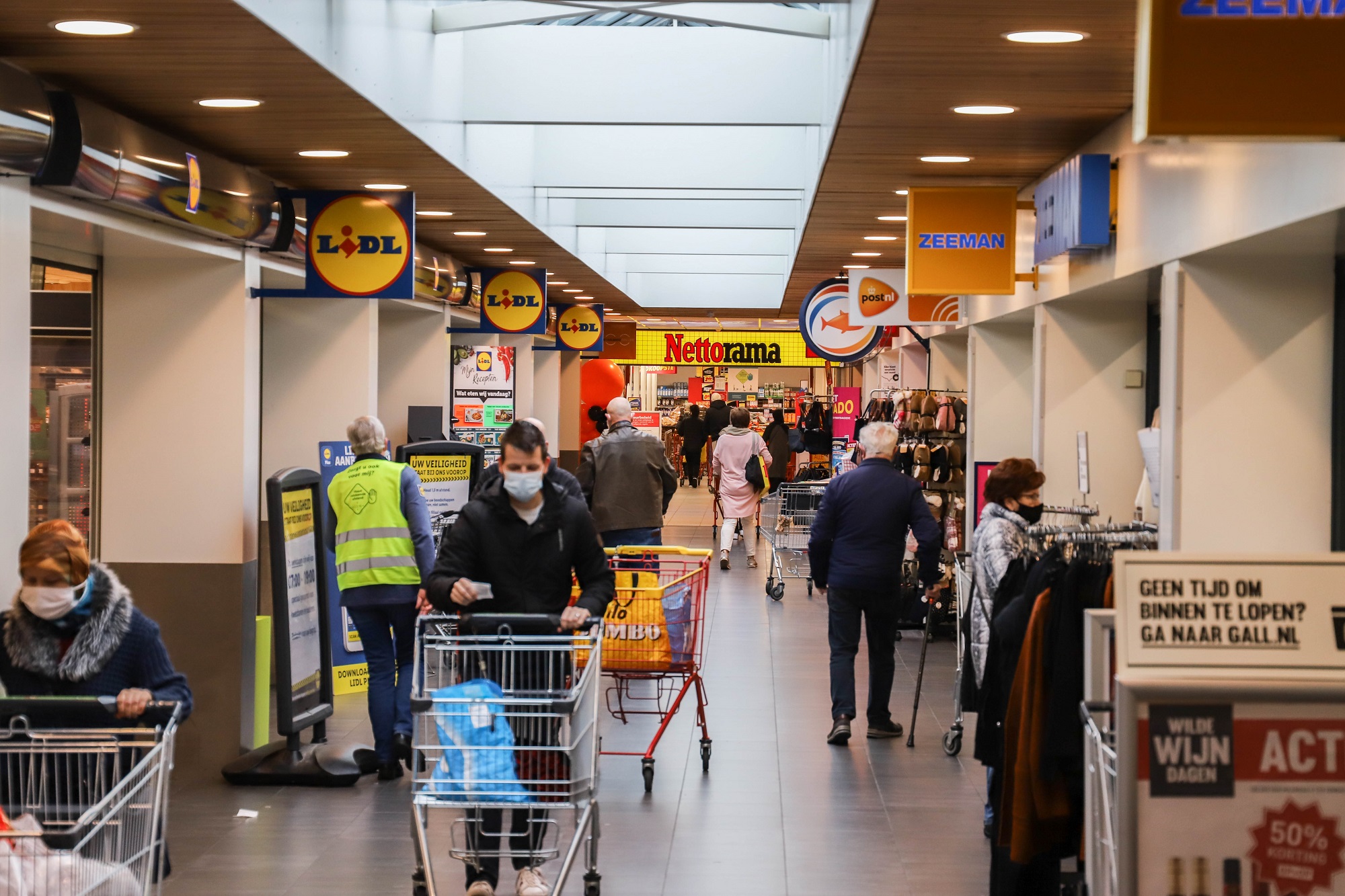 aanbiedingen bergen op zoom mensen leren kennen bergen op zoom Corona Bergen op Zoom winkelcentrum antwerpsestraatweg lidl netto nettorama