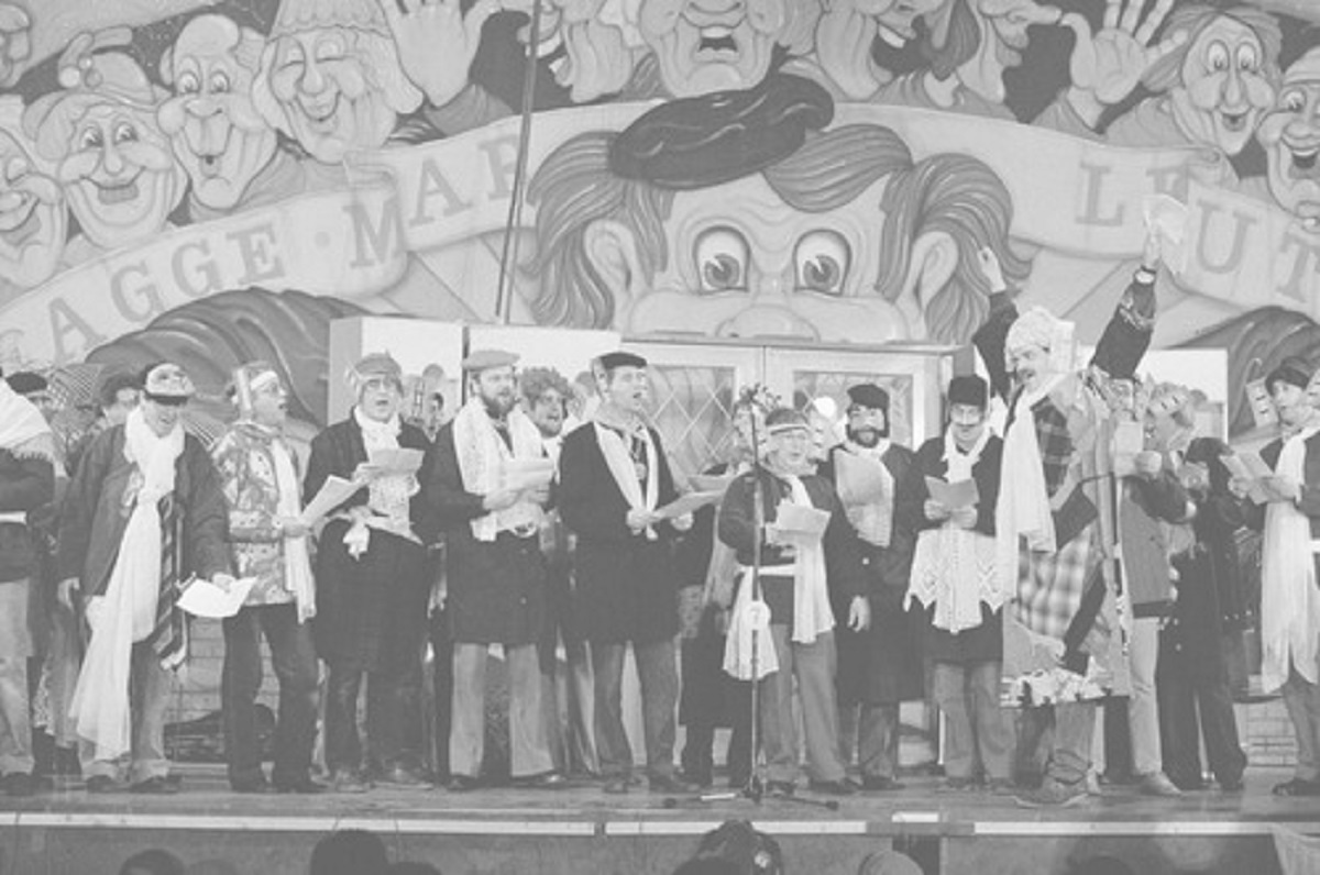Bergen op Zoom: Carnaval, 'Agge mar leut het' in de Stoelemat (Dweilbandfestival)