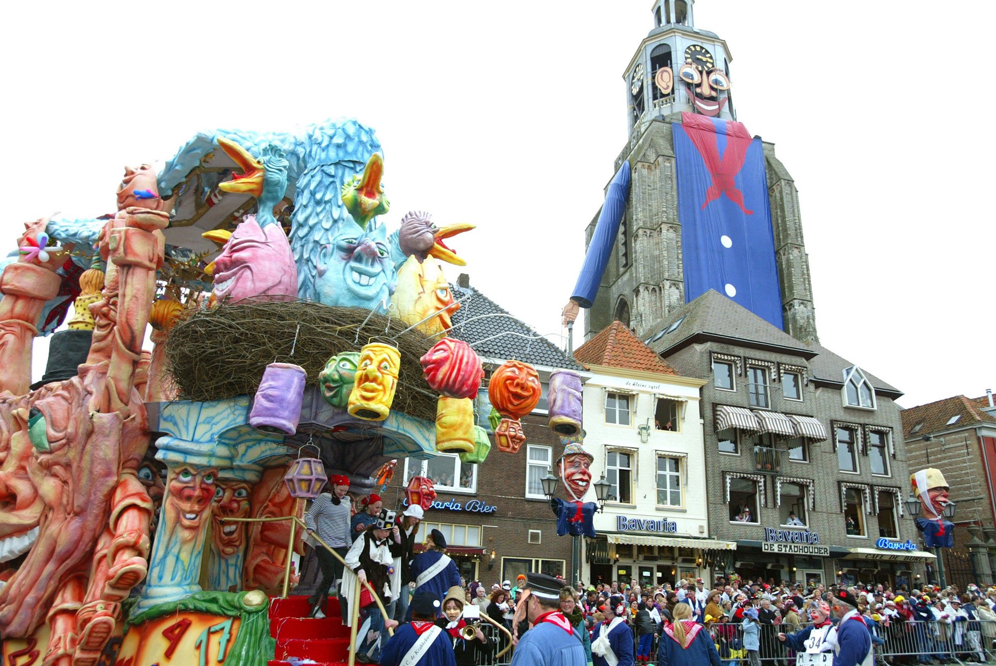 2003 optocht bergen op zoom vastenavend krabbegat vastenavendwagen wagen wagens peperbus