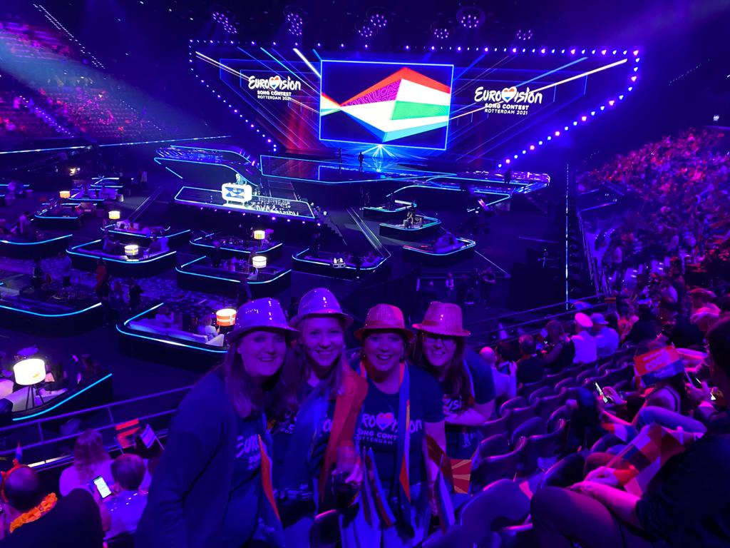 Bergse Megan en familie bij Songfestival
