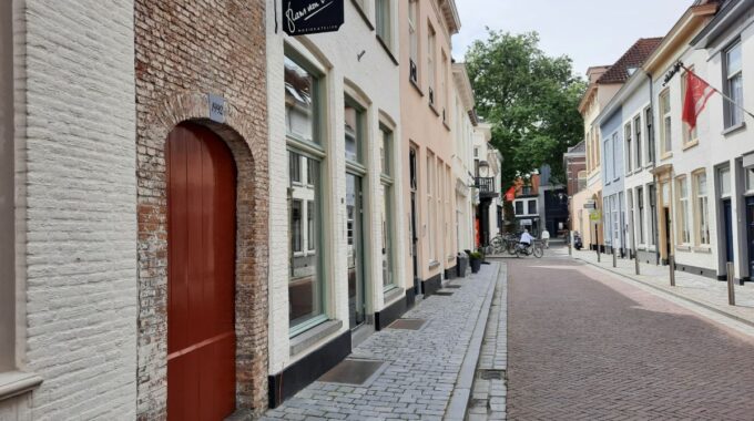 Het Raamstraatje in Bergen op Zoom