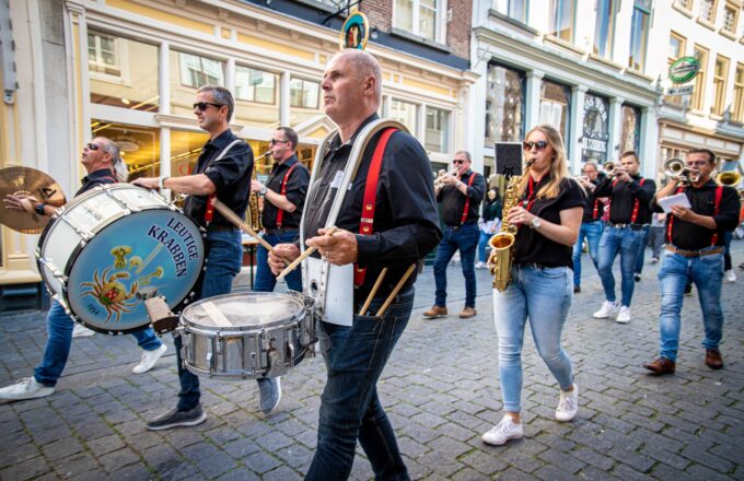 leutige krabben dweilband band bandje muziek
