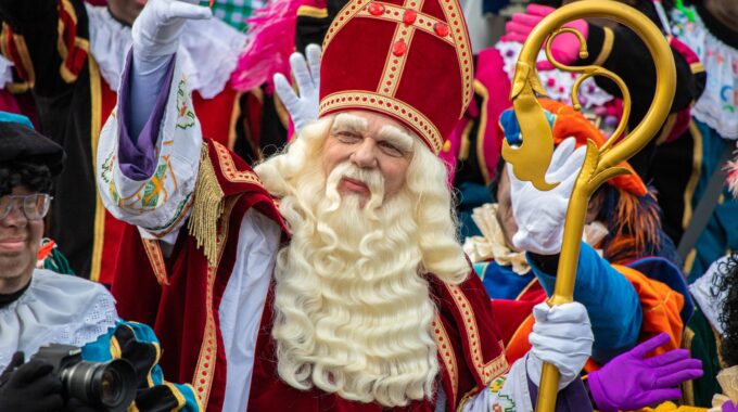 sinterklaas bergen op zoom intocht stoomboot sint nicolaas piet pieten zwarte pieten roetveeg piet