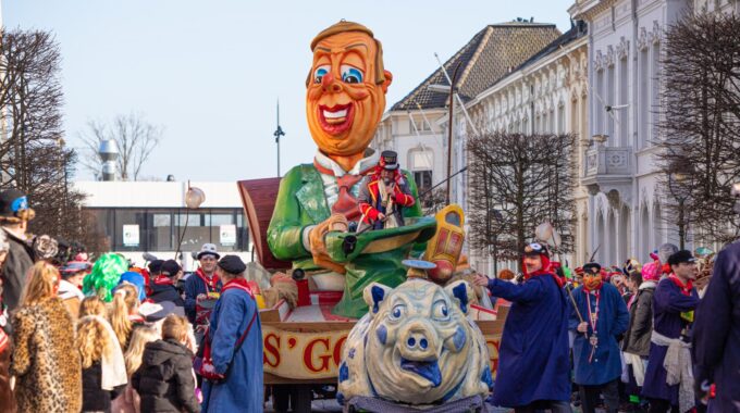 vastenavend 2022 carnaval intocht steketee nar prins grootste boer gevolg dweil