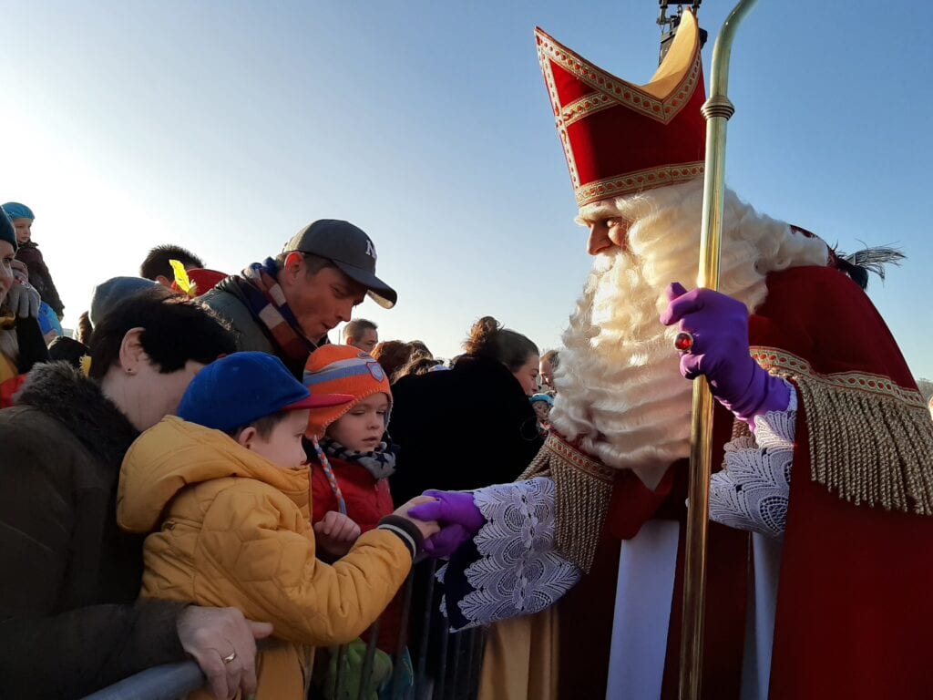 Sinterklaasintocht in Bergen op Zoom: heeft hij zijn regenpak nodig of blijft het droog?