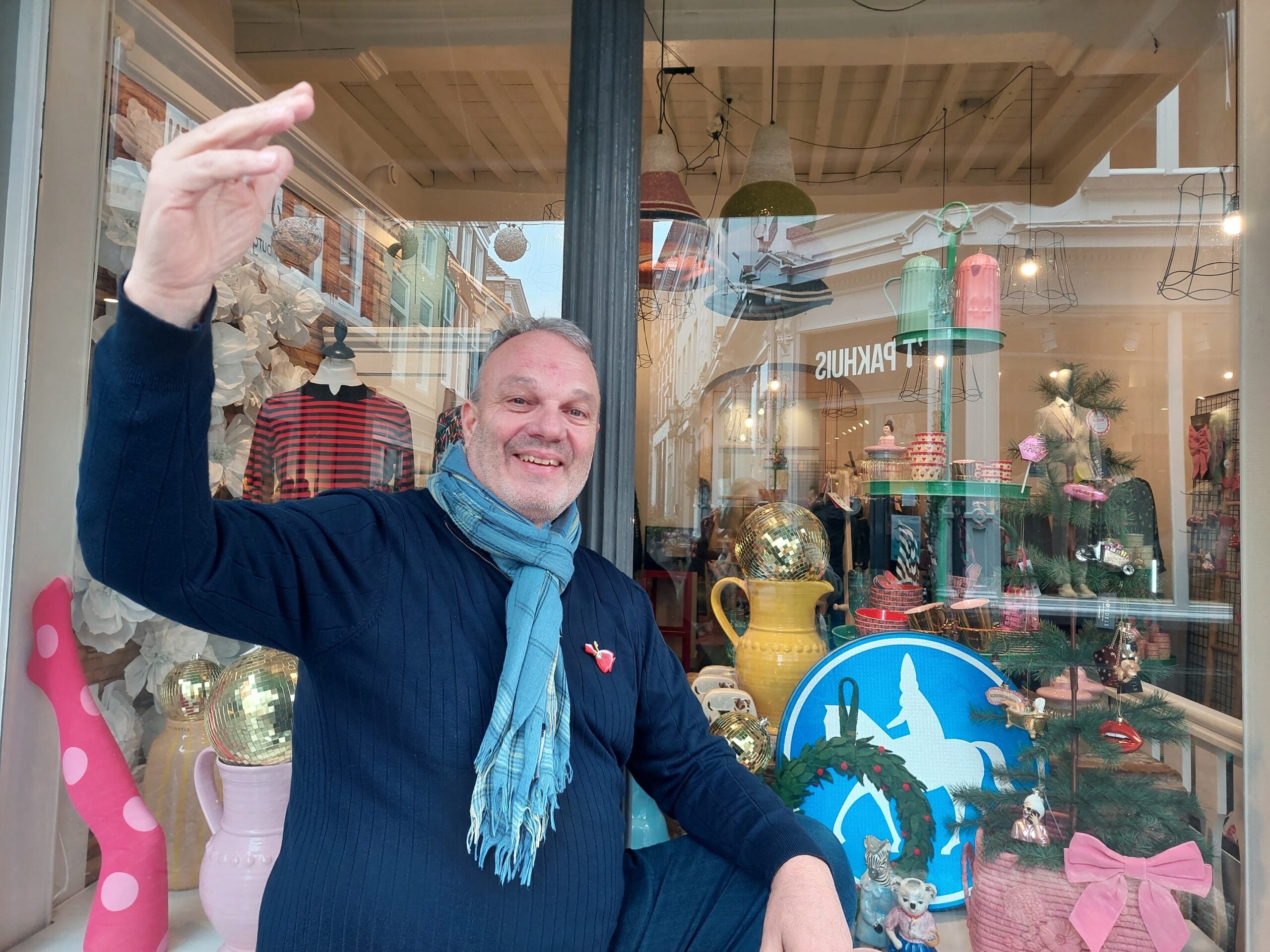 Frits zwaait af als hulpsint: ‘Dit wordt de meest bijzondere december ooit’