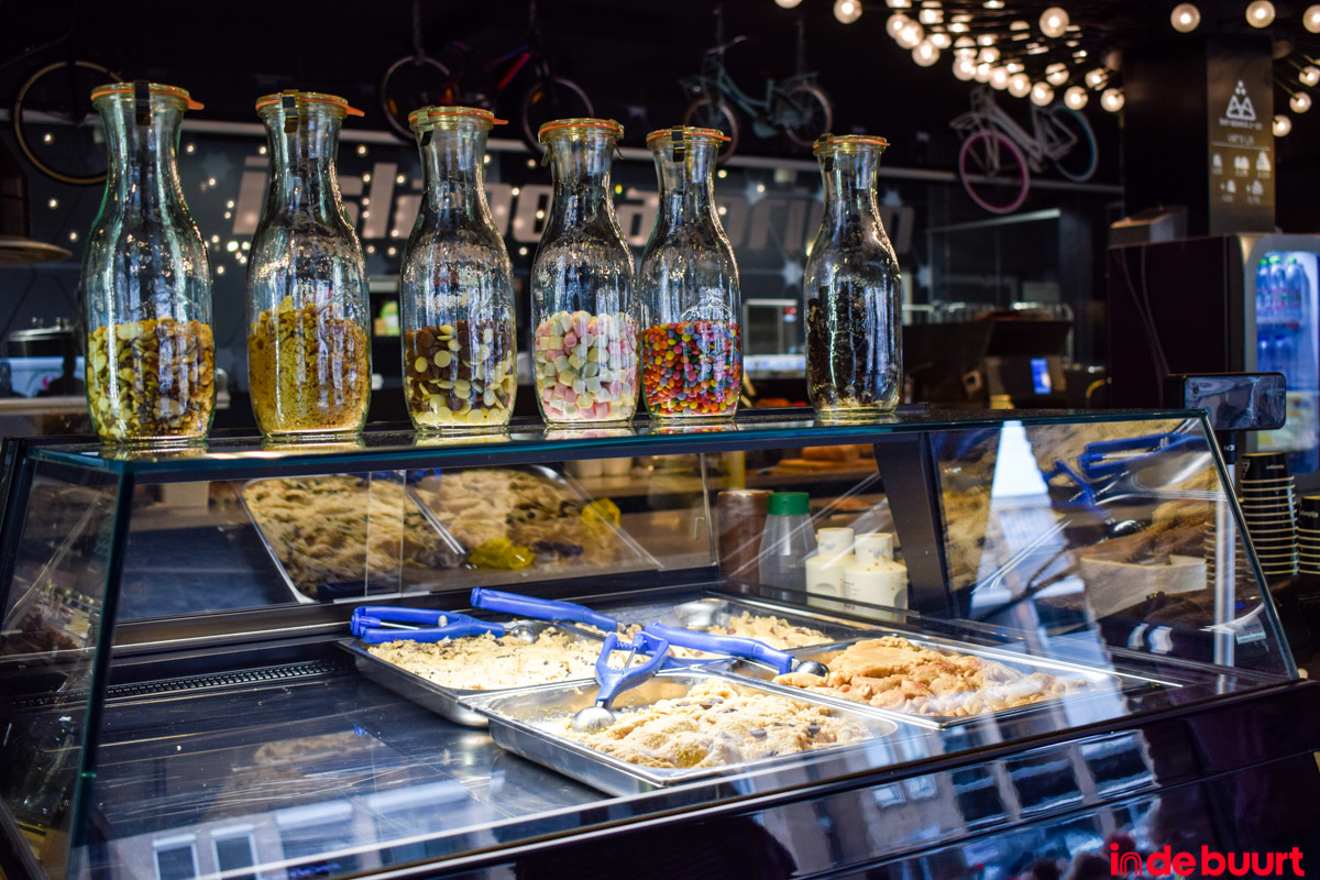 Alle zoetekauwen verzamelen! Bij IJssalon Bon Appetit eet je nu rauw koekjesdeeg indebuurt Breda