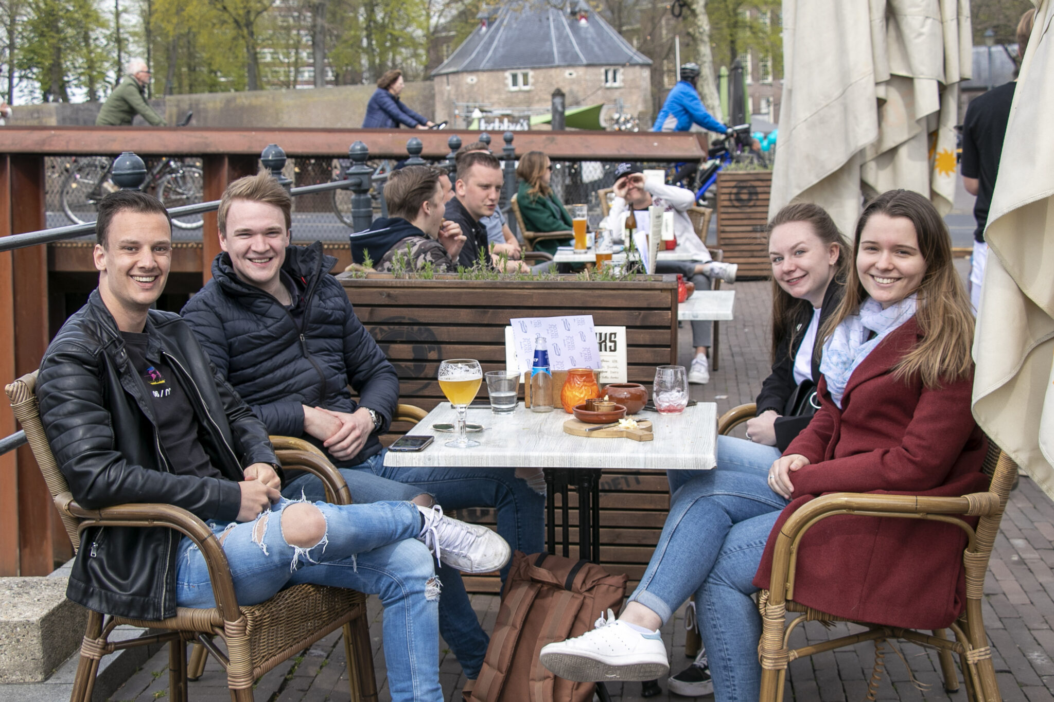 terras biercafé de huiskamer