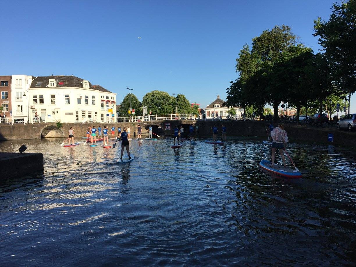 bizarre sporten suppen delft