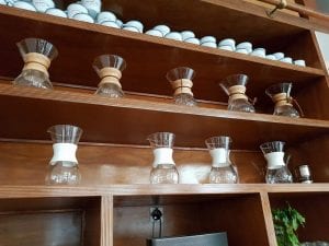 Midden: de chemexen. Onder: V60