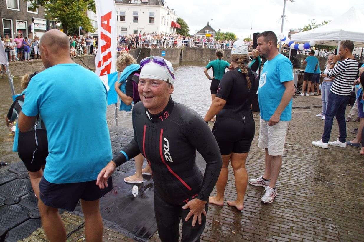 lydia-ter-beek Swim to fight cancer Delft