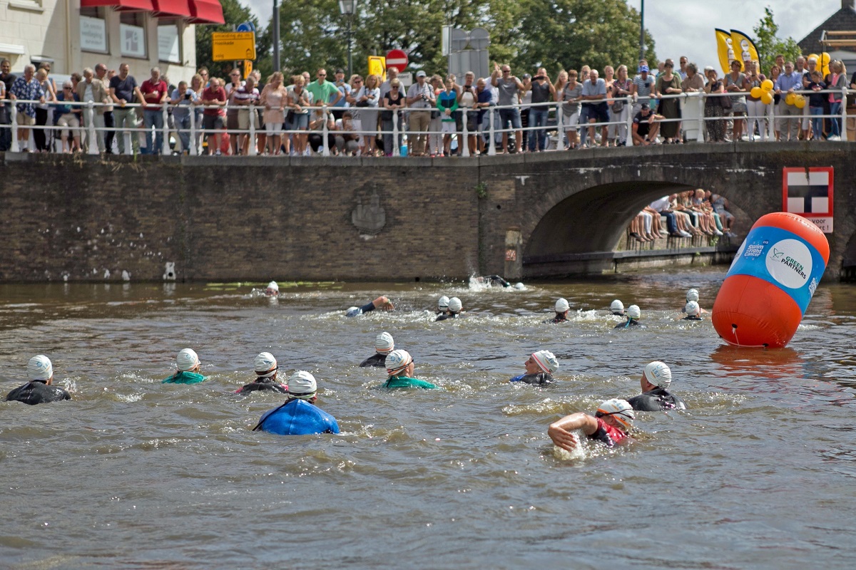 swim to fight cancer delft
