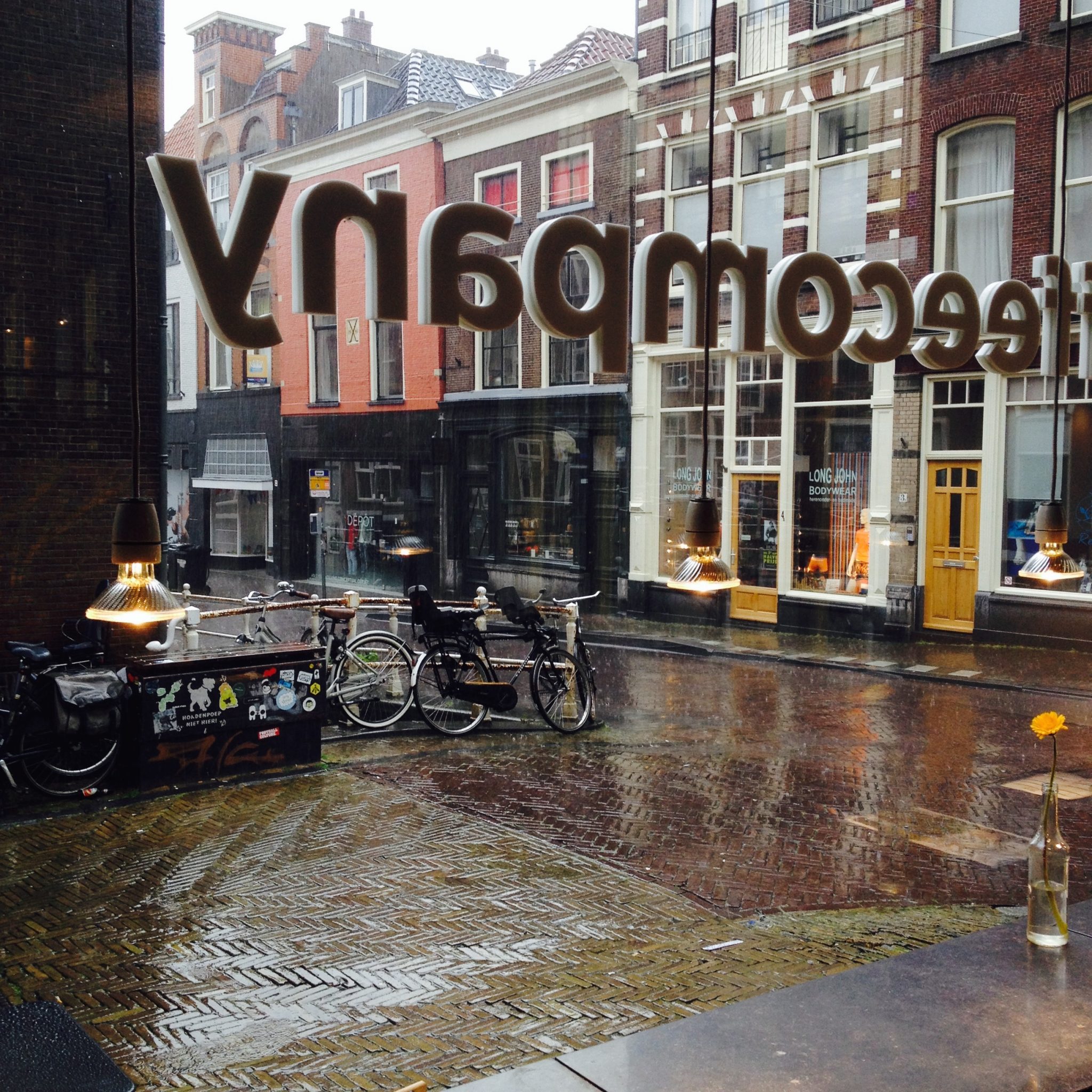 coffee company delft regen koffie