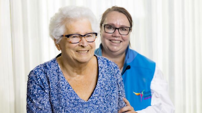 Argos Zorggroep Irma Stout met bewoner